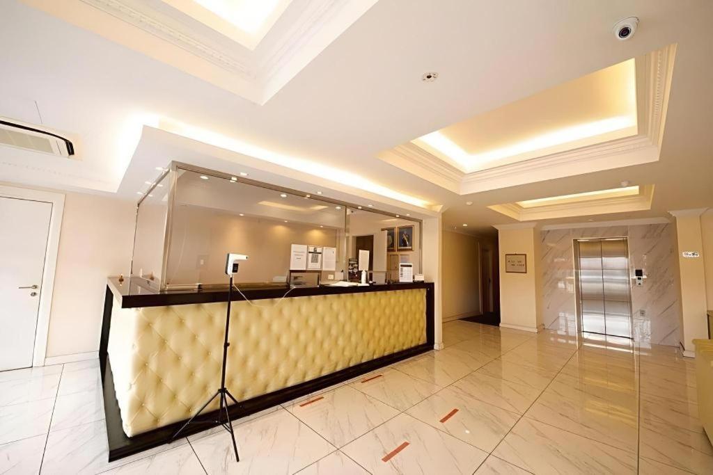 Ritzton Hotel Johor Bahru Buitenkant foto