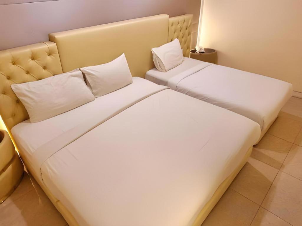 Ritzton Hotel Johor Bahru Buitenkant foto