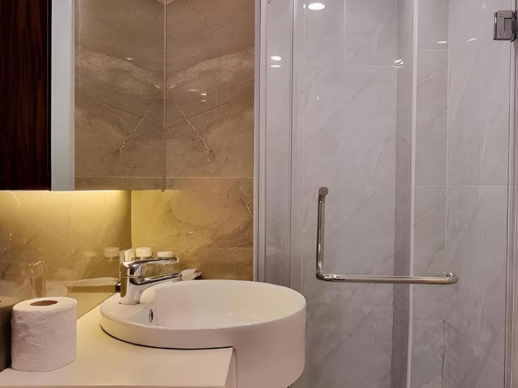 Ritzton Hotel Johor Bahru Buitenkant foto