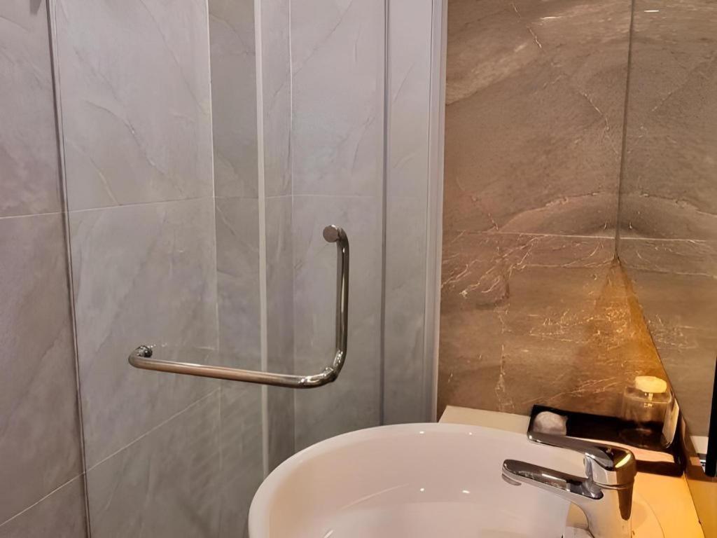 Ritzton Hotel Johor Bahru Buitenkant foto
