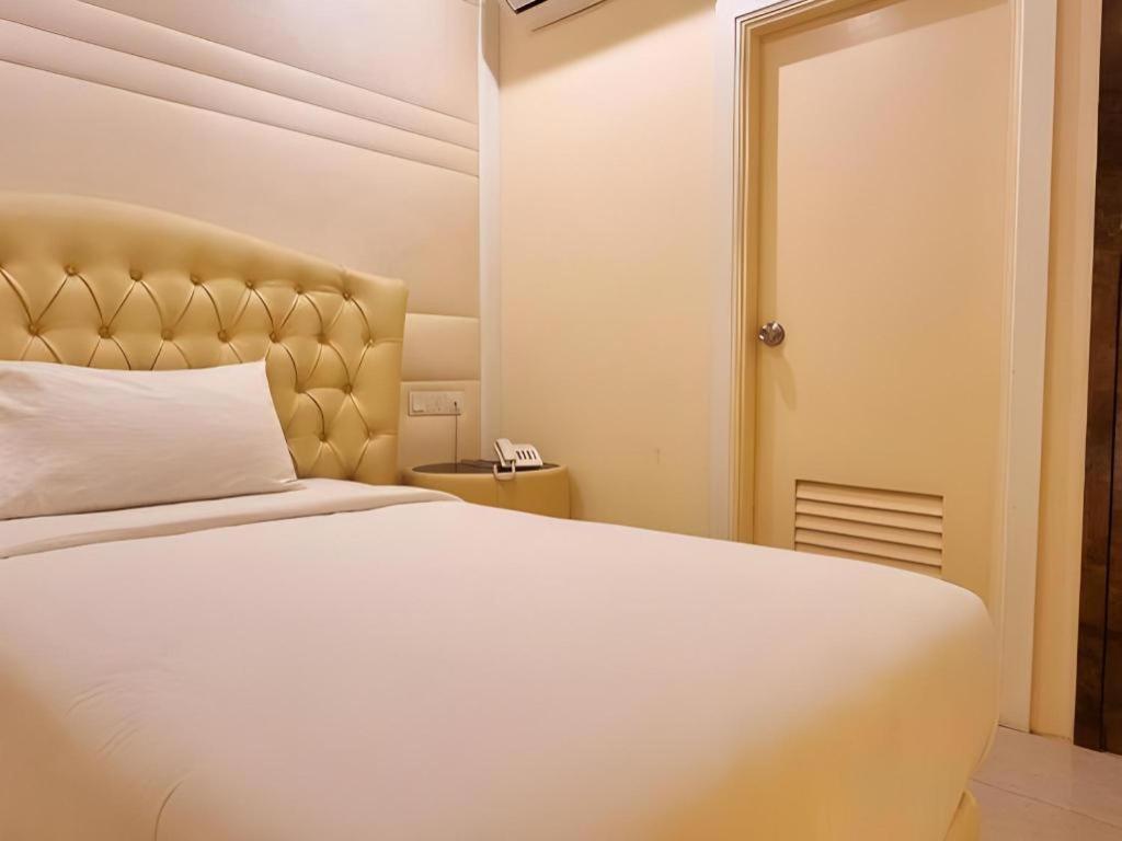 Ritzton Hotel Johor Bahru Buitenkant foto