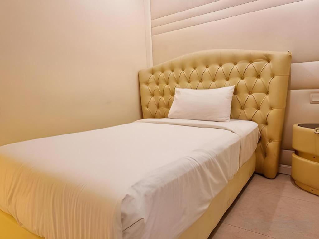 Ritzton Hotel Johor Bahru Buitenkant foto