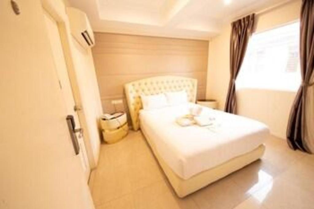 Ritzton Hotel Johor Bahru Buitenkant foto
