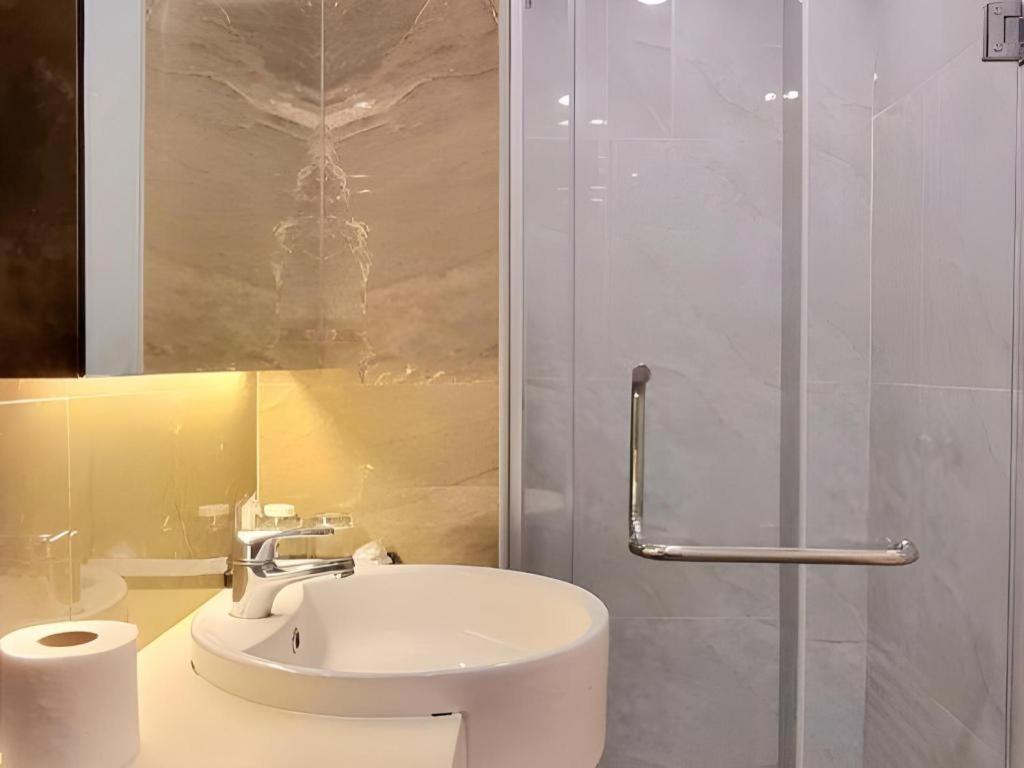 Ritzton Hotel Johor Bahru Buitenkant foto